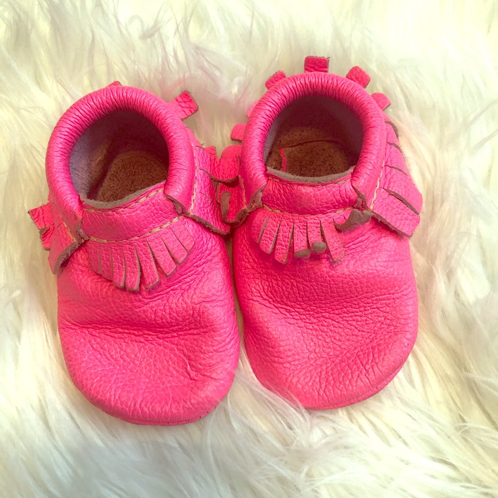 Freshly Picked Neon Pink Size 4 GUC